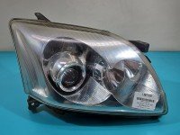 Reflektor prawy lampa przód Toyota Avensis II T25 EUROPA