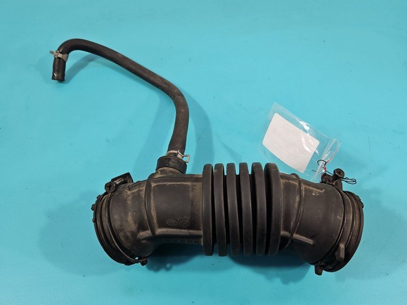 Rura przewód Hyundai, dolot powietrza HYUNDAI i20 II 14-20 28140-C8200 1.2 16V (G4LA) Rura przewód Hyundai, dolot powietrza HYUNDAI i20 II 14-20 28140-C8200 1.2 16V (G4LA)