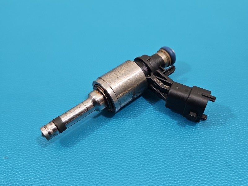 Wtryskiwacz Opel Insignia A 0261500112, 12636111 2.0 T (A20NHT)