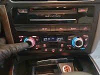 Konsola panel nawiewu AUDI Q5 08- 8K1820043AL