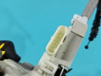 Zamek tył prawy 8X0839016D Audi A4 B9 Producent części: Audi, 5pin