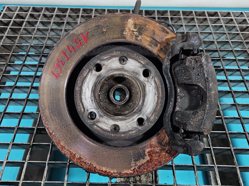 Zwrotnica prawa piasta przód 1.4 hdi Peugeot 208 I