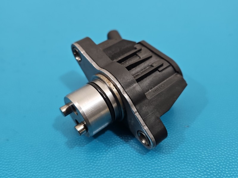 Zawór magnetyczny 04E906048E Skoda Octavia IV 1.5 TSI (DXDA)