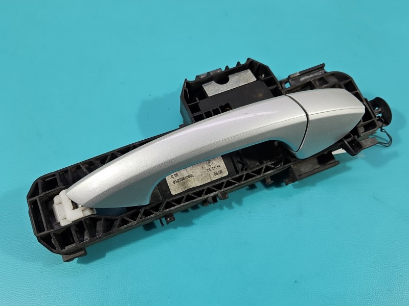 Klamka przód prawa zewnętrzna Mercedes W246 A2047601634