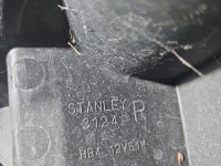 Reflektor prawy lampa przód Toyota Corolla Verso II EUROPA