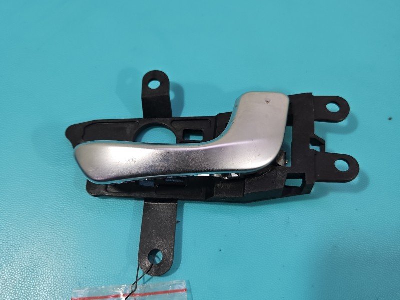 Klamka wewnętrzna przód prawa Kia Optima IV 15-20 Klamka wewnętrzna przód prawa Kia Optima IV 15-20