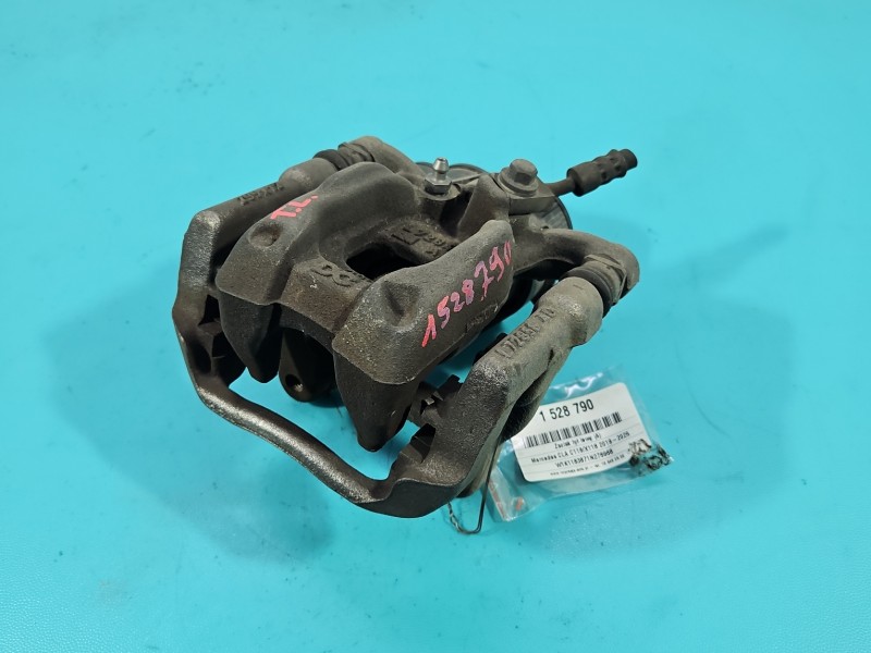 Zacisk tył lewy Mercedes CLA C118 X118 1.3b sedan