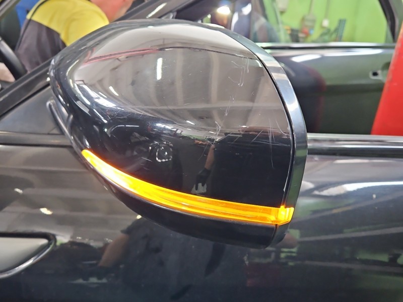 Lusterko lewe Land rover range Evoque I 11-18 elektryczny, Europejska, Kod lakieru: 820, 8 pin, rysy na obudowie europa