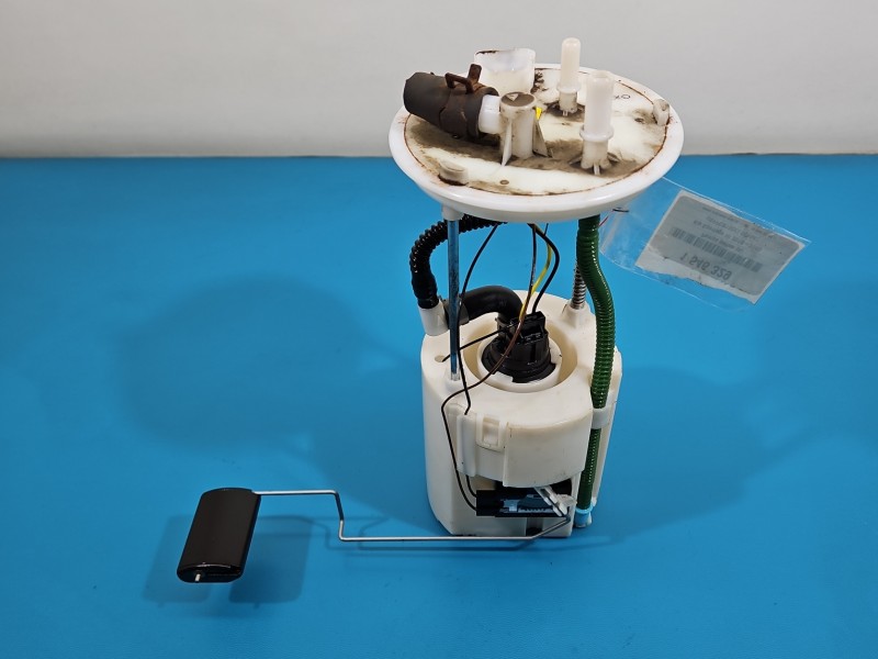 pompka Pompa paliwa Kia Sportage III 10-15 2.0 crdi 31110-2Y000 Producent części: KIA, 4 PIN