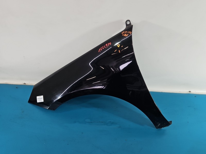 Błotnik przód lewy Mercedes W245 696