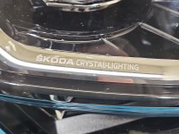 Reflektor prawy lampa przód Skoda Superb III EUROPA
