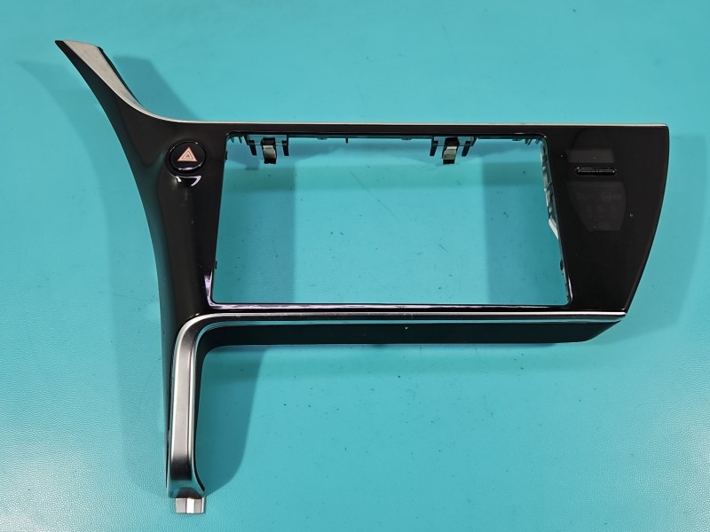 Ramka radia Toyota Auris II 55405-02870, 83910-02200