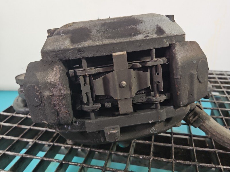 Zacisk przód lewy Mercedes CLS C219 W219 3.5 V6 (272964)