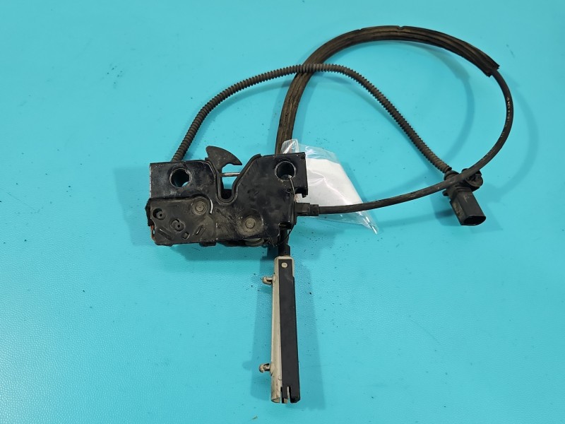 Zamek maski Volkswagen, 2 piny, uszkodzona izolacja na przewodach 5G1823509C Vw Passat B8