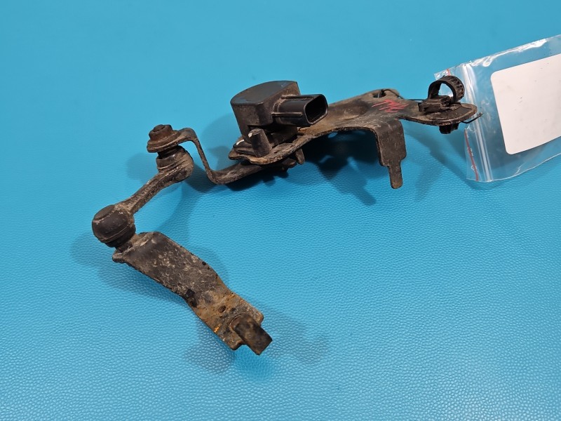 Czujnik poziomowania xenon Toyota Avensis III T27 A061907-1, 2B1522