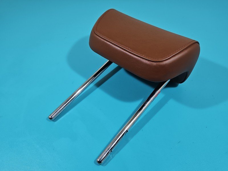 Zagłówek fotela AUDI Q5 08-