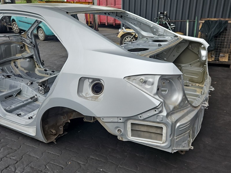 Błotnik tył lewy ćwiartka Toyota Corolla E16 E18 13- 1f7 sedan