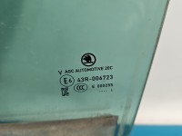 Szyba drzwi tył lewa Skoda Octavia IV HB