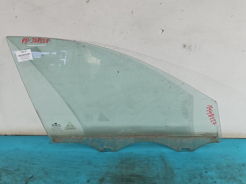 Szyba drzwi przód prawa Hyundai Sonata V NF sedan