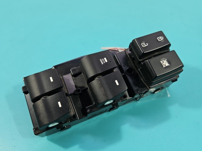 Przełącznik szyb Hyundai Elantra VI 15-20 93570F2100 EU Przełącznik szyb Hyundai Elantra VI 15-20 93570F2100 EU