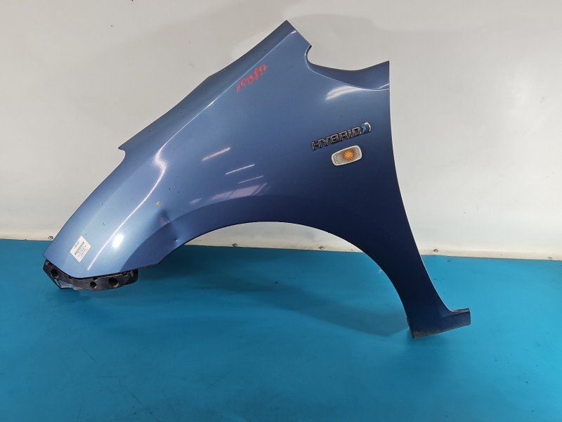 Błotnik przód lewy Toyota Prius II XW20 03- 8S2