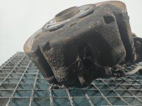 Zacisk przód prawy Opel Vivaro 1.9 cdti (F9k)