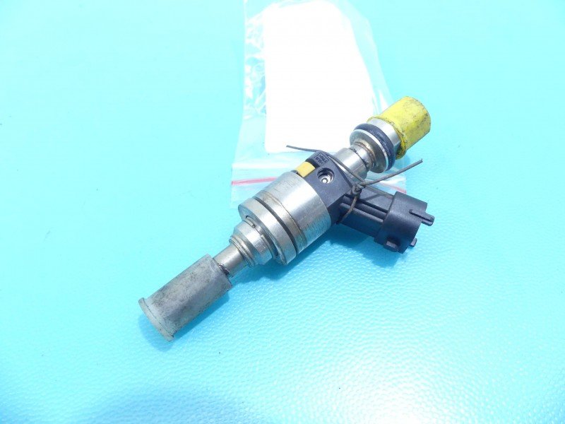 Wtryskiwacz Porsche Cayenne II 94811012882 4.8 V8 Turbo