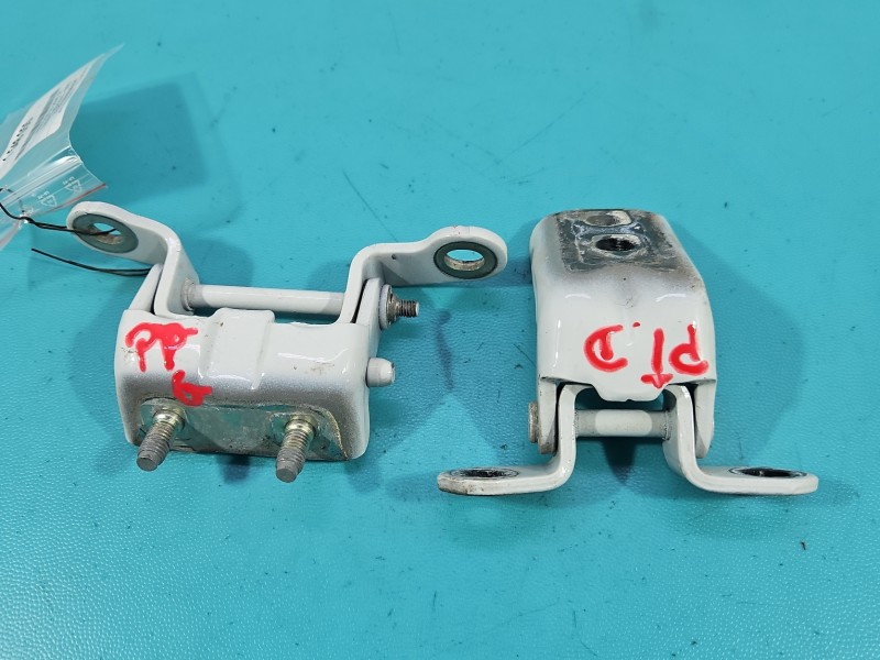 Zawias drzwi tył prawy Renault Kadjar