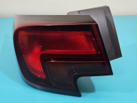 Lampa tył lewa Producent części: OPEL, 19-22 Z LISTWĄ ŻARÓWKOWĄ HATCHBACK W BŁOTNIK Opel Astra V K HB