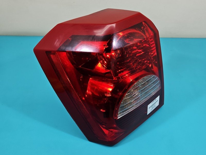 Lampa tył lewa Producent części: Dodge Dodge Caliber HB