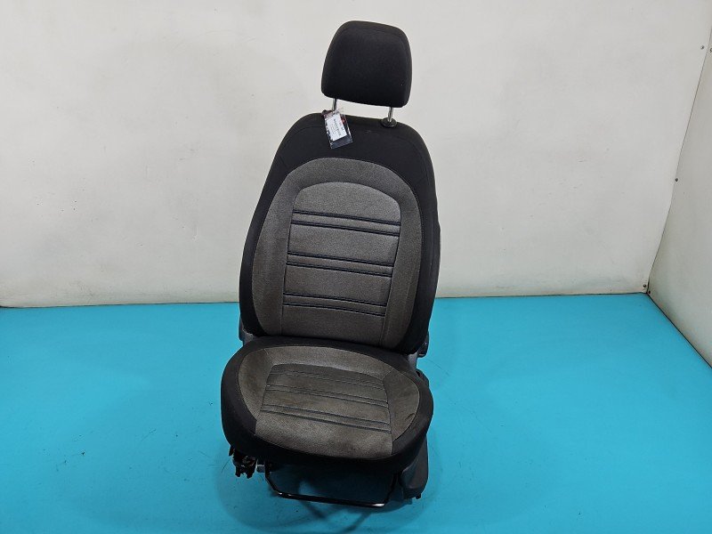 Fotel lewy przód kierowcy Fiat Punto EVO 09-12 EU Fotel lewy przód kierowcy Fiat Punto EVO 09-12 EU