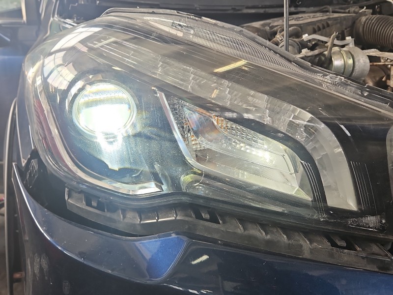 Reflektor prawy lampa przód Suzuki Sx4 S-Cross 13-21 EUROPA