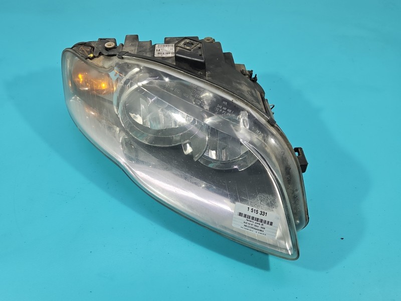Reflektor prawy lampa przód Audi A4 B7 EUROPA