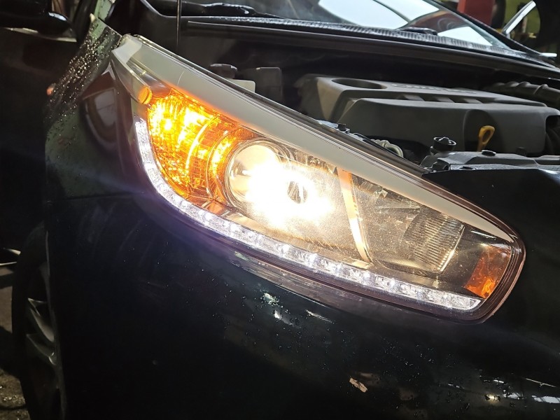 Reflektor prawy lampa przód Kia Ceed II 12-18 EUROPA R009B22ZZ41