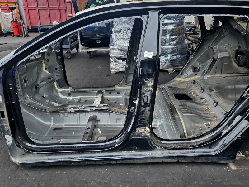 Próg lewy SŁUPEK ŚRODKOWY B i20 III 2020- HB 5d czarny, X5B