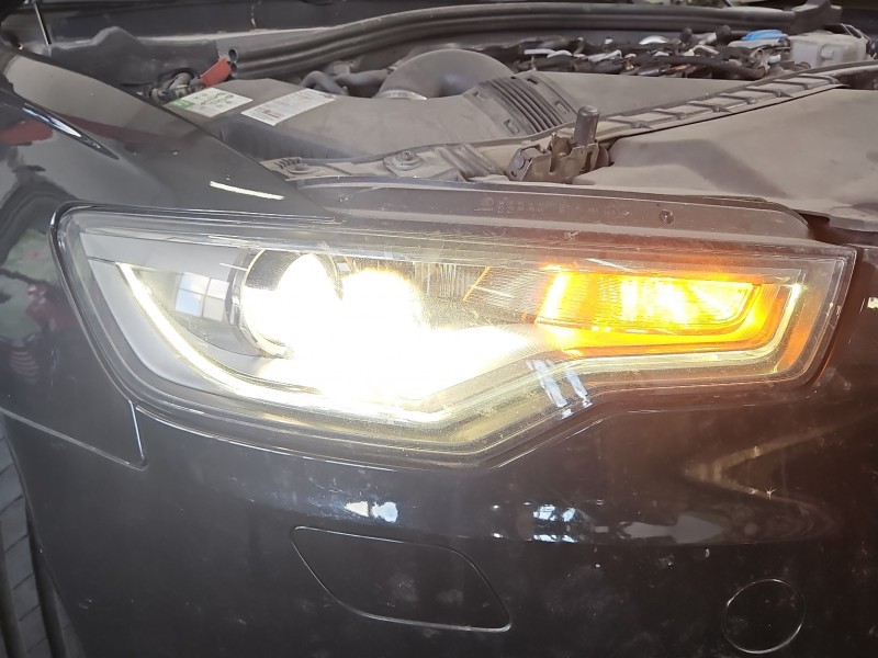 Reflektor prawy lampa przód AUDI A6 C7 EUROPA 4G0941044J