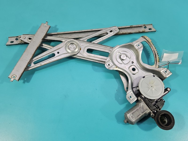 Podnośnik przód prawy SZYBY WINDA 85710-0D100, 973582-101 Toyota Auris II 6PIN 5d HB