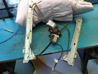 Podnośnik przód lewy SZYBY WINDA Mercedes Vito W639 5d HB