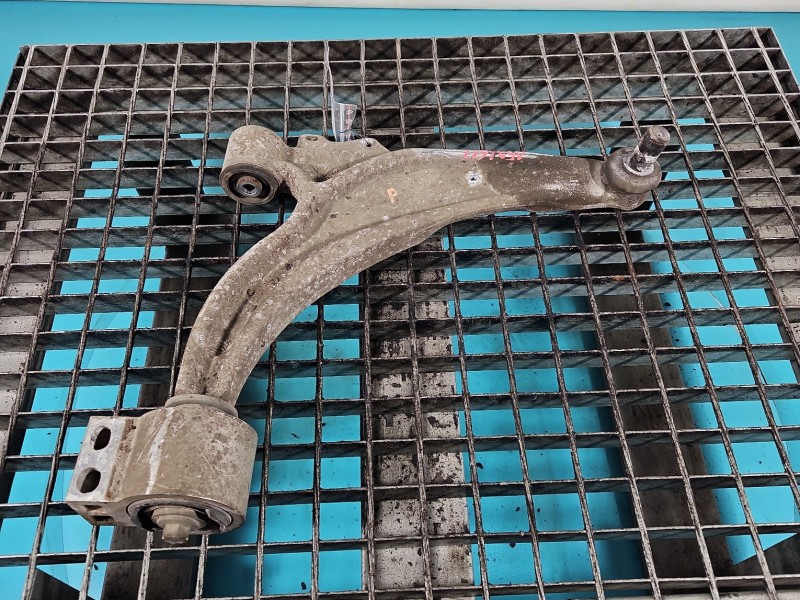 Wahacz przód prawy Opel Astra IV J przedni