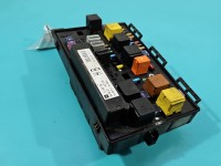 Skrzynka bezpieczników Opel Zafira B 13206754