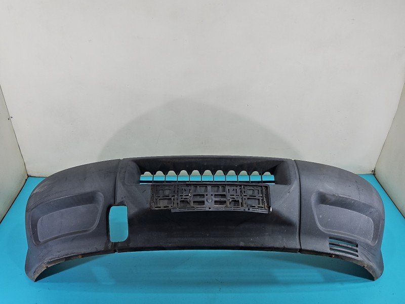 Zderzak przód Iveco Daily III biały lc194