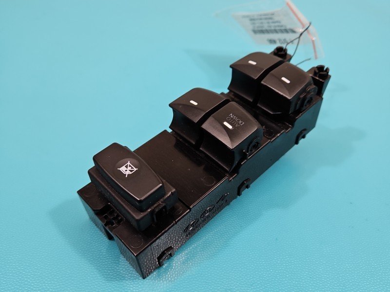 Przełącznik szyb Hyundai I30 II 12-16 39Y490-1310 Hyundai EU Przełącznik szyb Hyundai I30 II 12-16 39Y490-1310 Hyundai EU