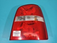 Lampa tył prawa Volkswagen, Uszkodzony zatrzask trzymający boczną osłonę Vw Touran I HB