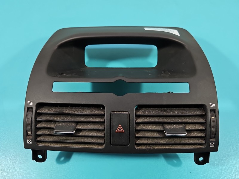 Kratka nawiewu środkowa Toyota Avensis II T25 EUROPA