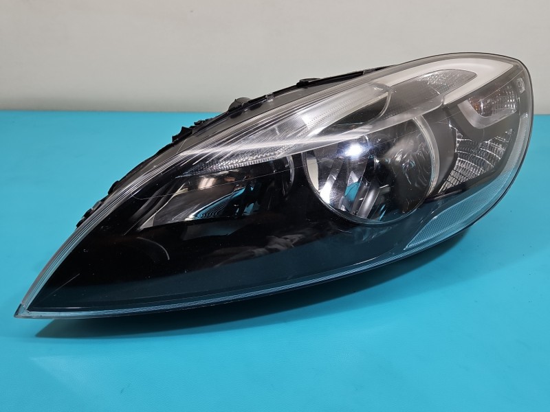 Reflektor lewy lampa przód Volvo V40 II 12- EUROPA