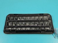 Osłona ZAŚLEPKA PLASTIK Producent części: Tesla, KRATKA WENTYLACYJNA Tesla Model 3 17- 1098751-00-C