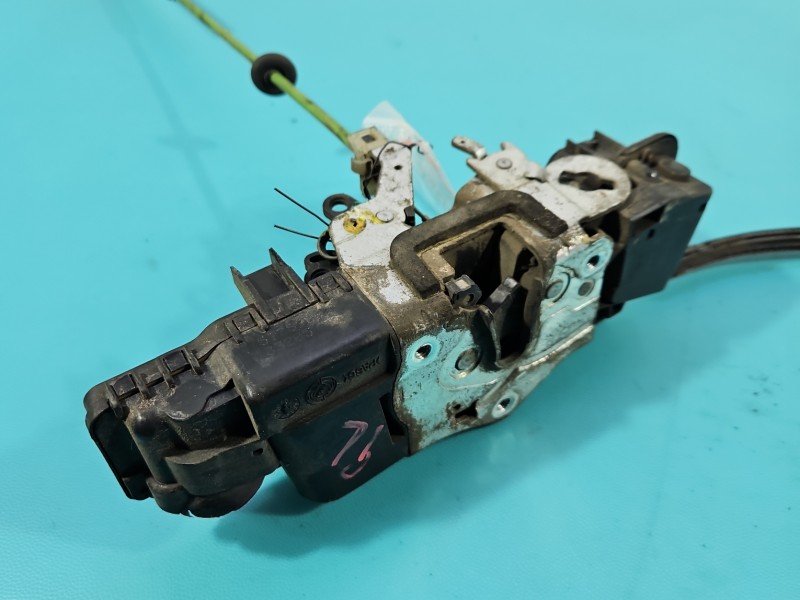 Zamek przód lewy 51759063 Fiat Stilo EUROPA Producent części: FIAT, 10pin Zamek przód lewy 51759063 Fiat Stilo EUROPA Producent części: FIAT, 10pin