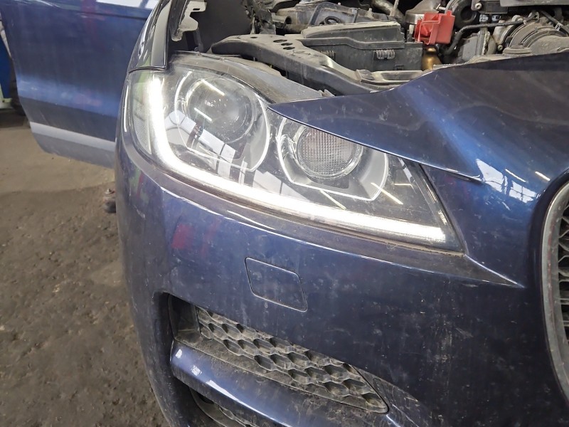 Reflektor prawy lampa przód Jaguar F-Pace 16- EUROPA