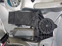 Podnośnik przód prawy Vw Passat B5 4d sedan