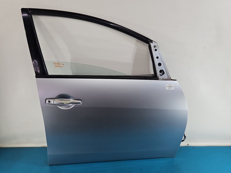 DRZWI PRZÓD PRAWE PASAŻERA Mitsubishi Grandis 5d A19